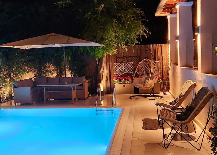 Villa Butterfly - Heated Private Pool & Jacuzzi
