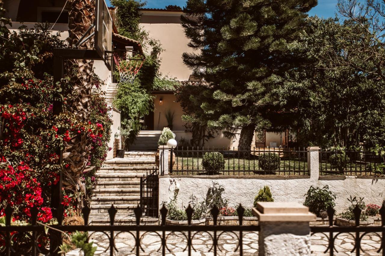 Butterfly - Heated Private Pool & Jacuzzi Vila